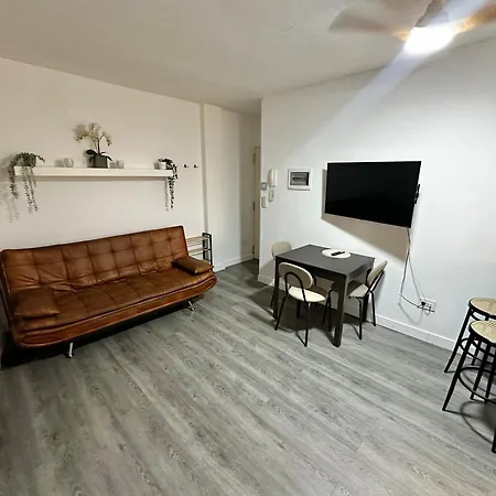 Cozy 1 Bedroom Flat Walk To In 4 Min *