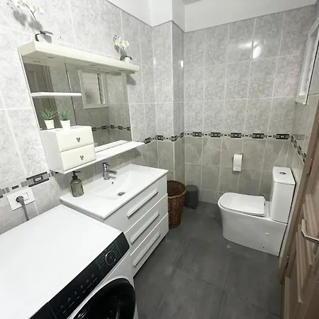Cozy 1 Bedroom Flat Walk To In 4 Min *